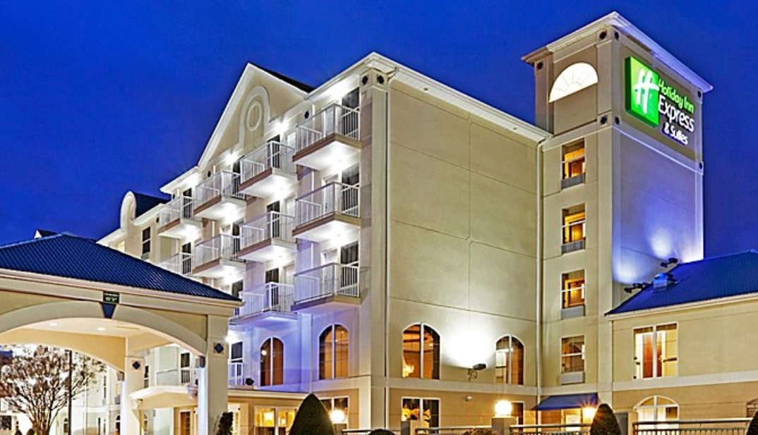 holiday inn express asheville outlets-min